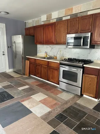 $1,550 | 39 Giles Street, Unit 2, Waterbury, CT 06704