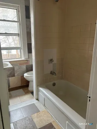 $1,550 | 39 Giles Street, Unit 2, Waterbury, CT 06704