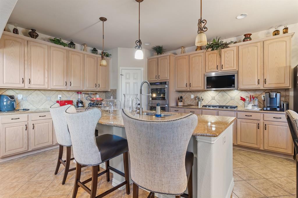 2228 Condor Street Grand Prairie, TX 75052 - Photo 17 of 33