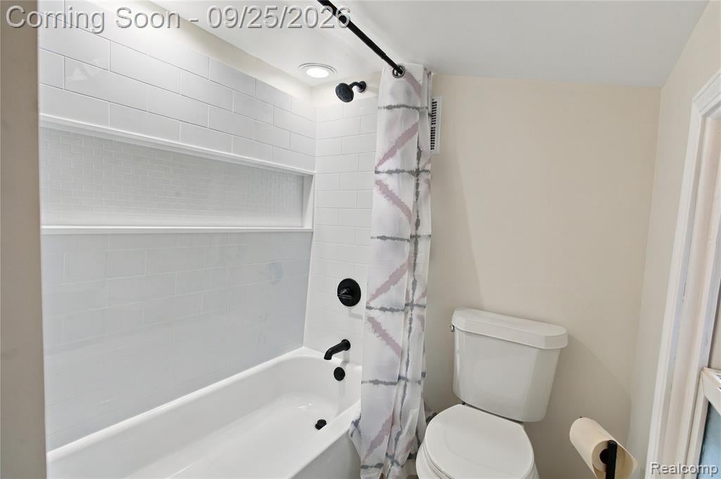 2696 Wakefield Road Berkley, MI 48072 - Photo 34 of 50 Gallery Image 34