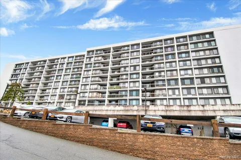 $550,000 | 500 High Point Drive, Unit 412, Hartsdale, NY 10530