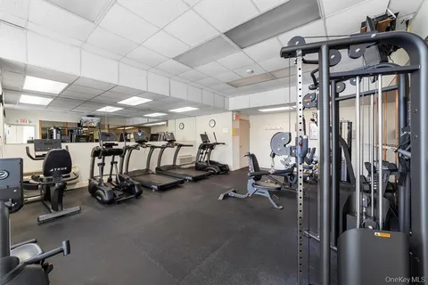 $550,000 | 500 High Point Drive, Unit 412, Hartsdale, NY 10530