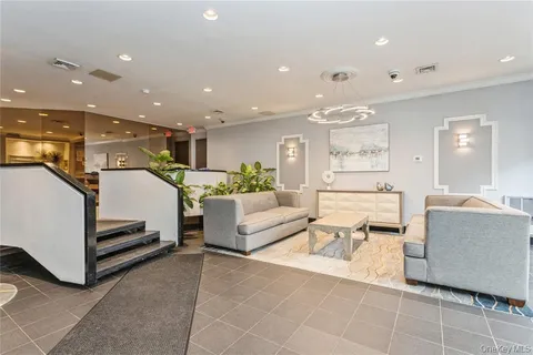 $550,000 | 500 High Point Drive, Unit 412, Hartsdale, NY 10530