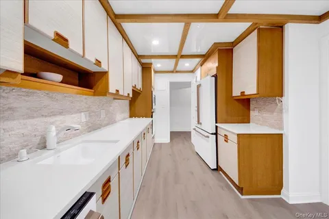 $550,000 | 500 High Point Drive, Unit 412, Hartsdale, NY 10530