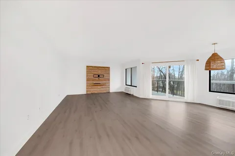 $550,000 | 500 High Point Drive, Unit 412, Hartsdale, NY 10530