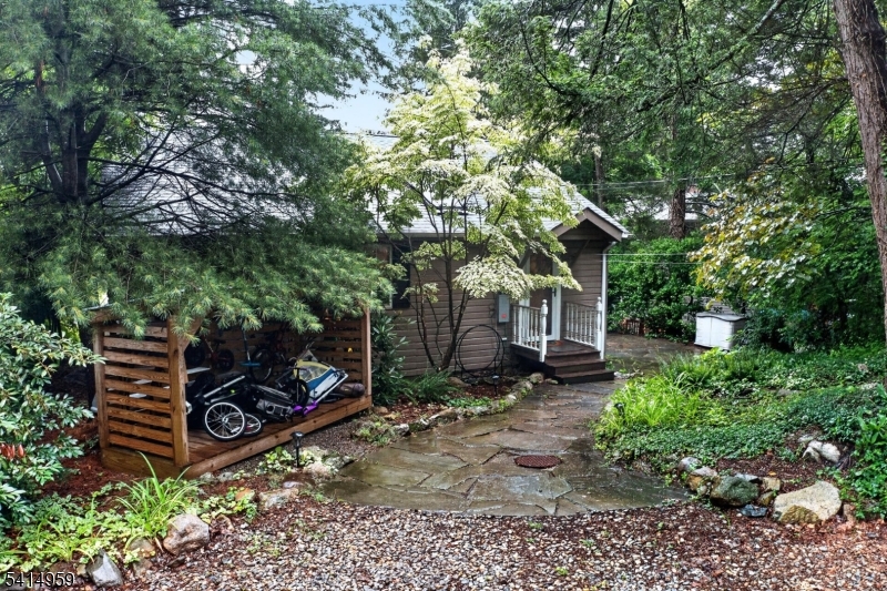 106 Demarest Road Bloomingdale, NJ 07403 - Photo 14 of 17