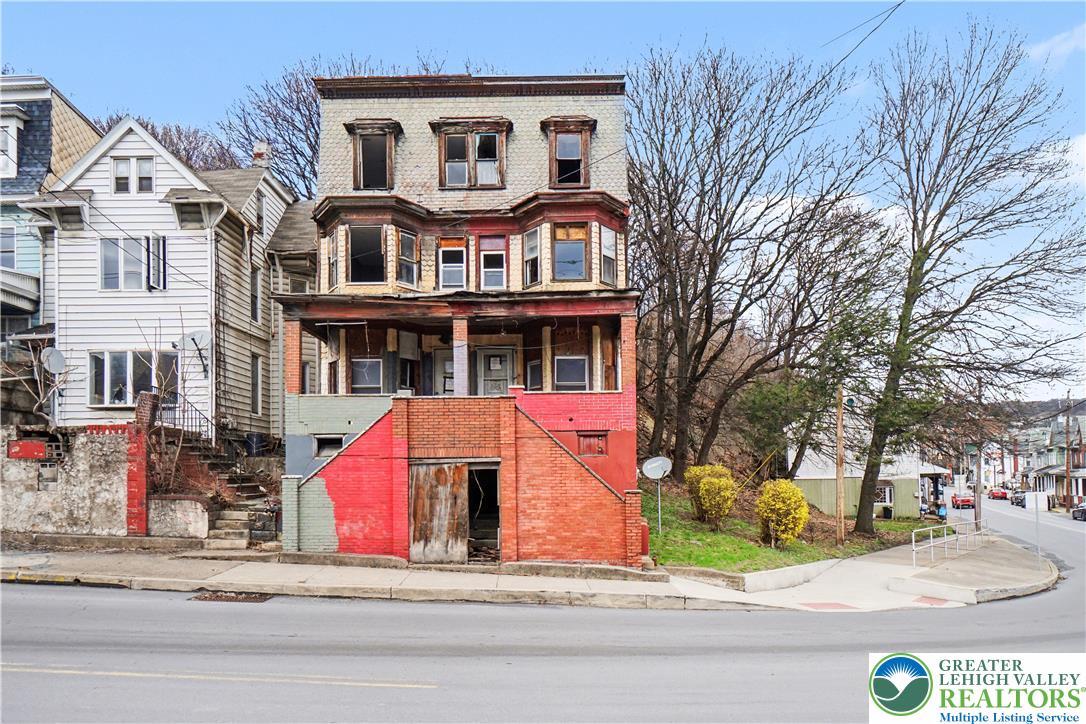 807 North 6th Street Shamokin, PA 17872 - Photo 2 of 8