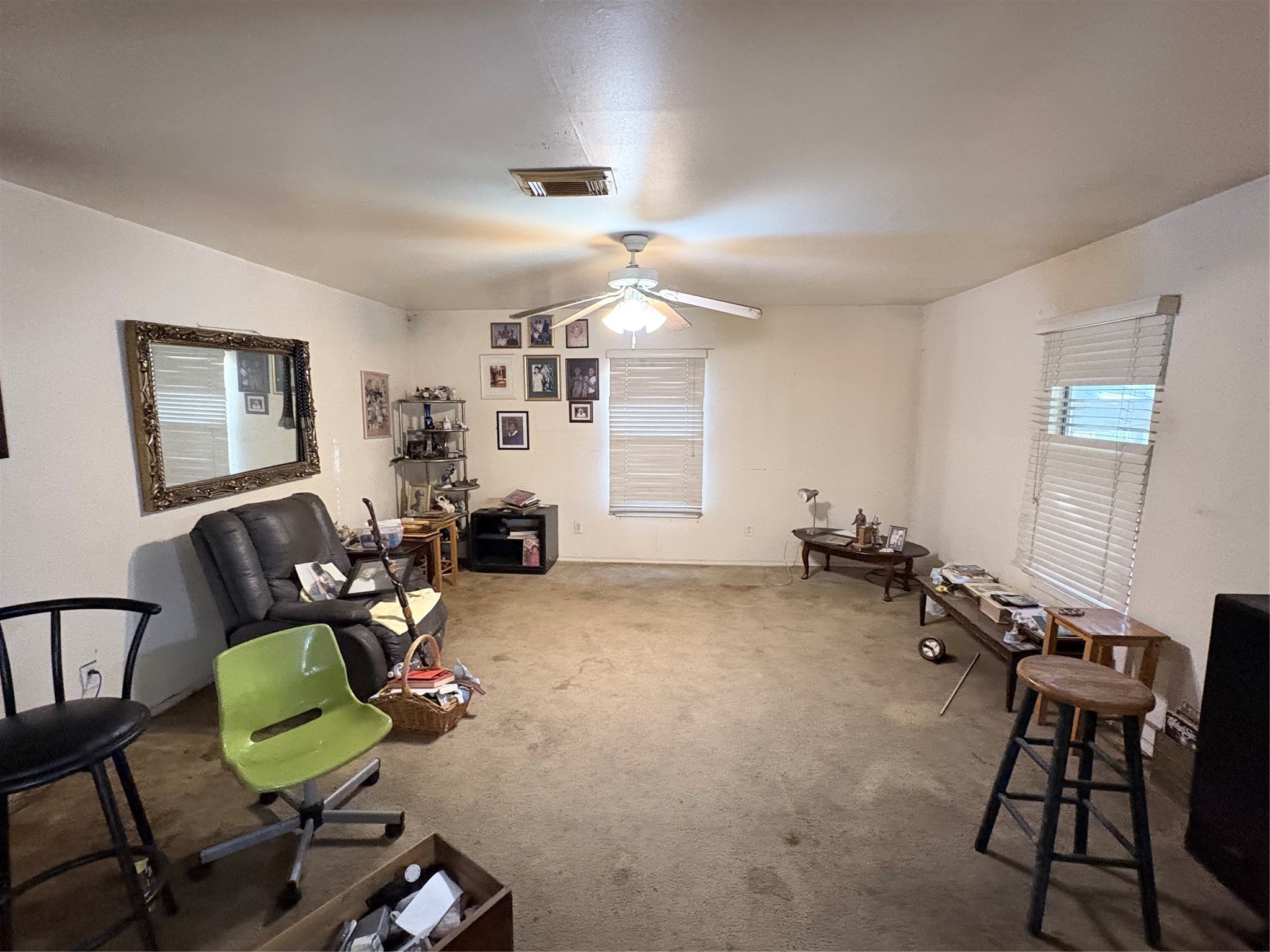 8922 Heatherside Street Houston, TX 77016 - Photo 5 of 6 a living room with furniture