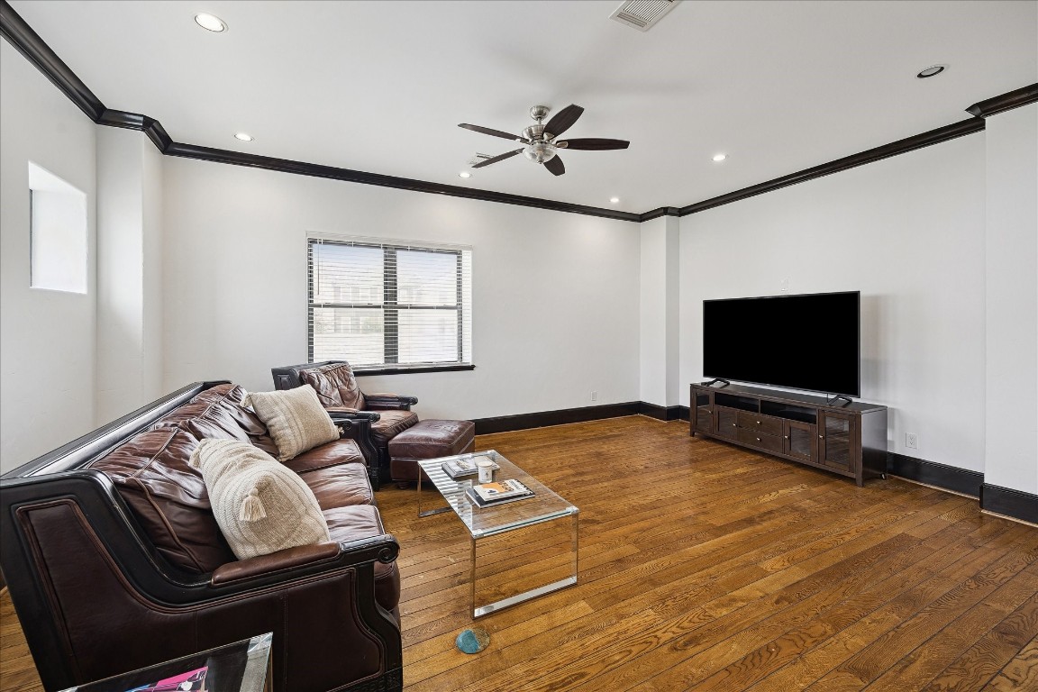 4119 Allen Street Houston, TX 77007 - Photo 20 of 42 The home boasts hardwood floors throughout