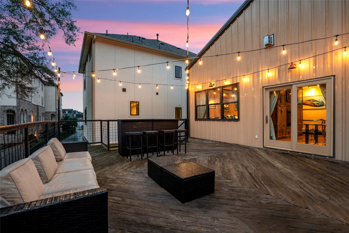 4119 Allen Street Houston, TX 77007 - Photo 32 of 42 Spacious outdoor upper deck perfect for entertaining