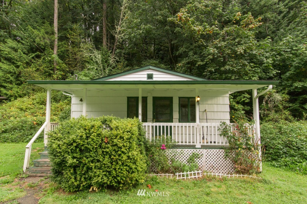8829 Southeast Fragaria Road Port Orchard, WA 98367 - Photo 1 of 21 Gallery Image 1