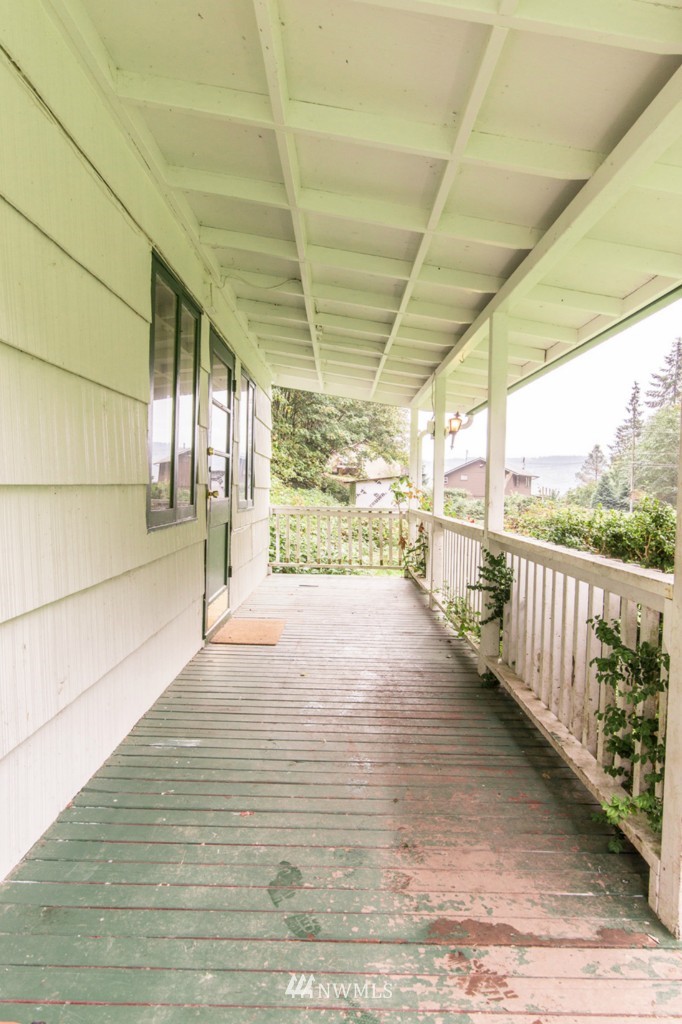 8829 Southeast Fragaria Road Port Orchard, WA 98367 - Photo 2 of 21 Gallery Image 2