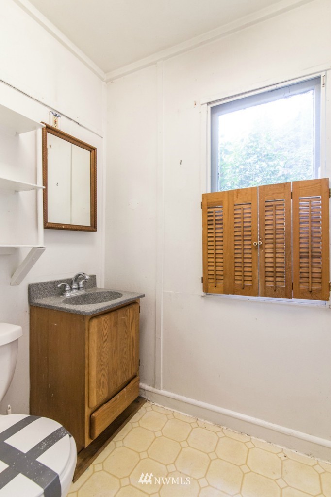 8829 Southeast Fragaria Road Port Orchard, WA 98367 - Photo 11 of 21 Gallery Image 11