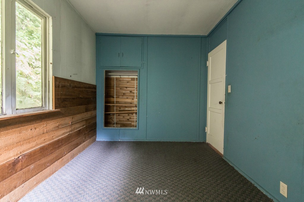8829 Southeast Fragaria Road Port Orchard, WA 98367 - Photo 13 of 21 Gallery Image 13