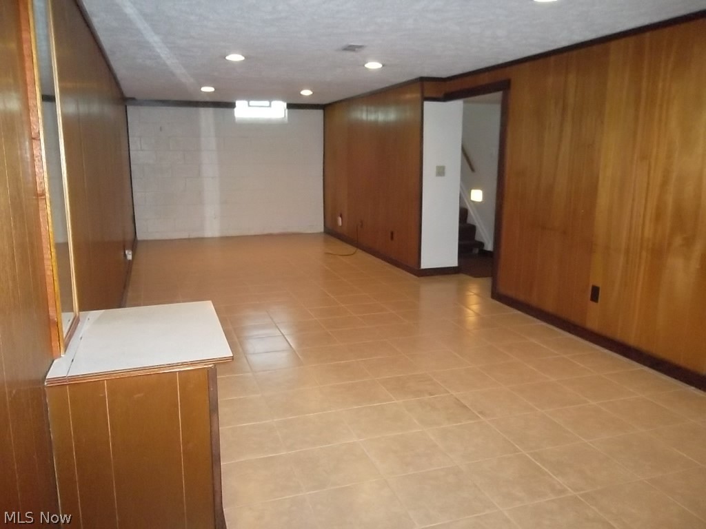 30018 Vineyard Road Willowick, OH 44095 - Photo 24 of 29