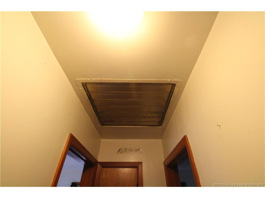 1505 Valley View Road New Albany, IN 47150 - Photo 3 of 25 Gallery Image 3