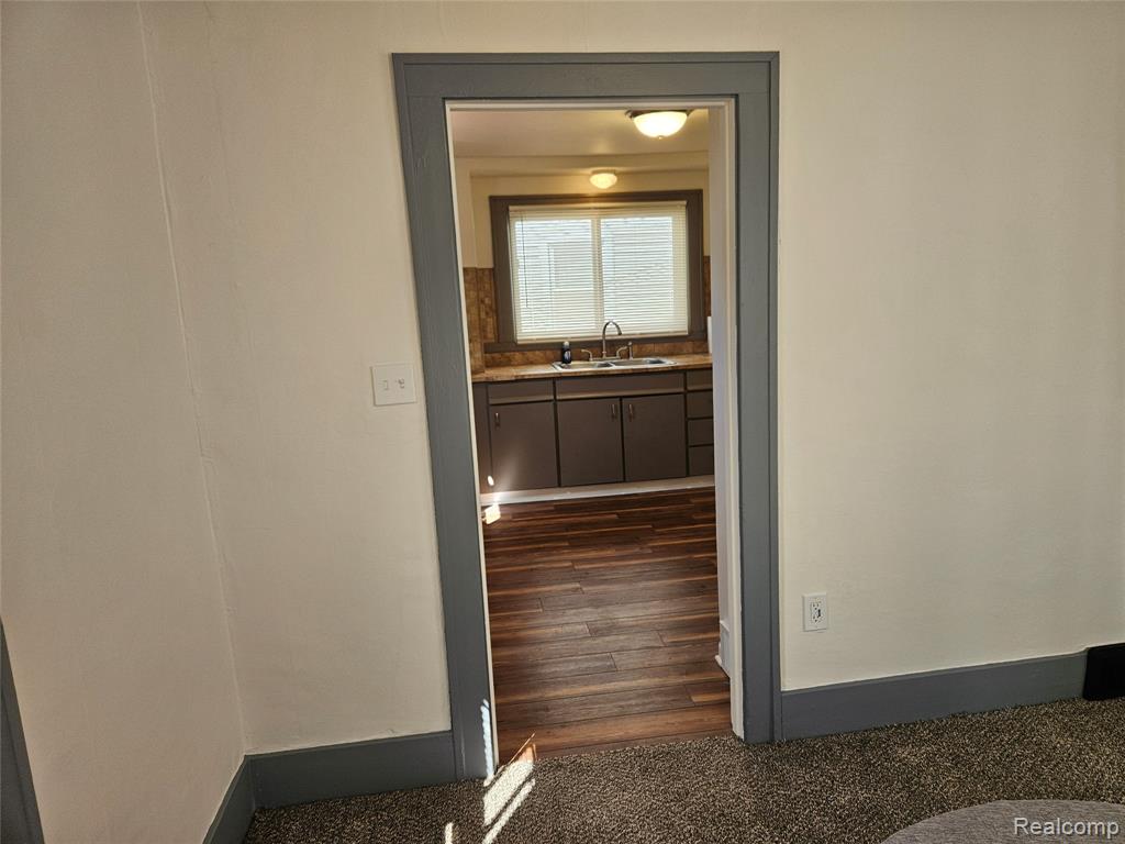 621 West Atherton Road Flint, MI 48507 - Photo 9 of 37