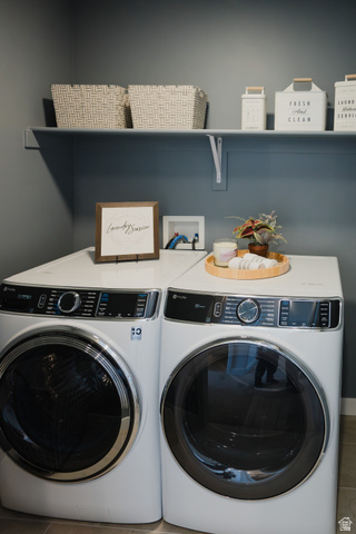 2012 West 1150 South, Unit 1018 Payson, UT 84651 - Photo 12 of 25 Laundry area featuring washing machine and clothes dryer