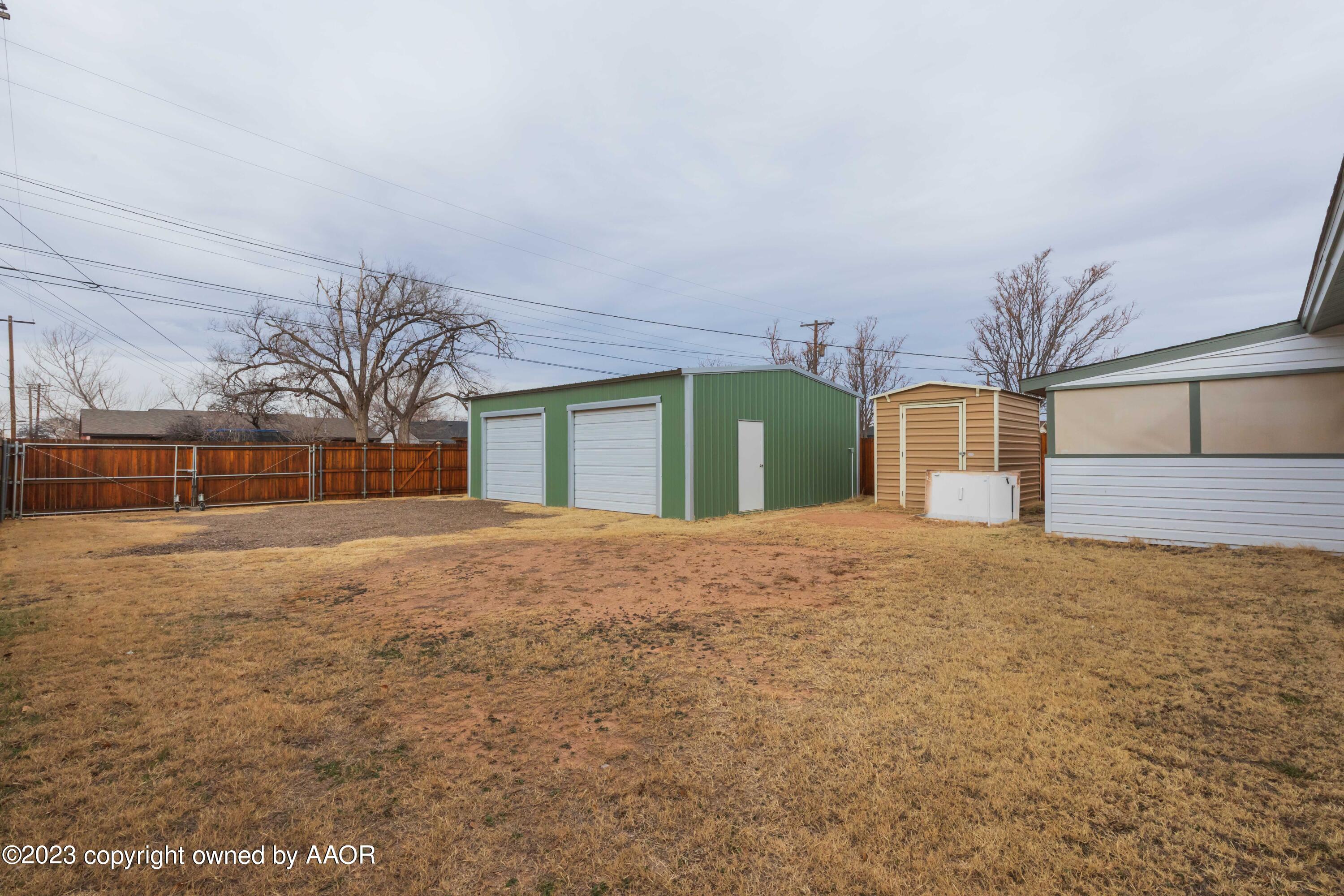 2920 South Nelson Street Amarillo, TX 79103 - Photo 37 of 47 a view of a yard in front of a building