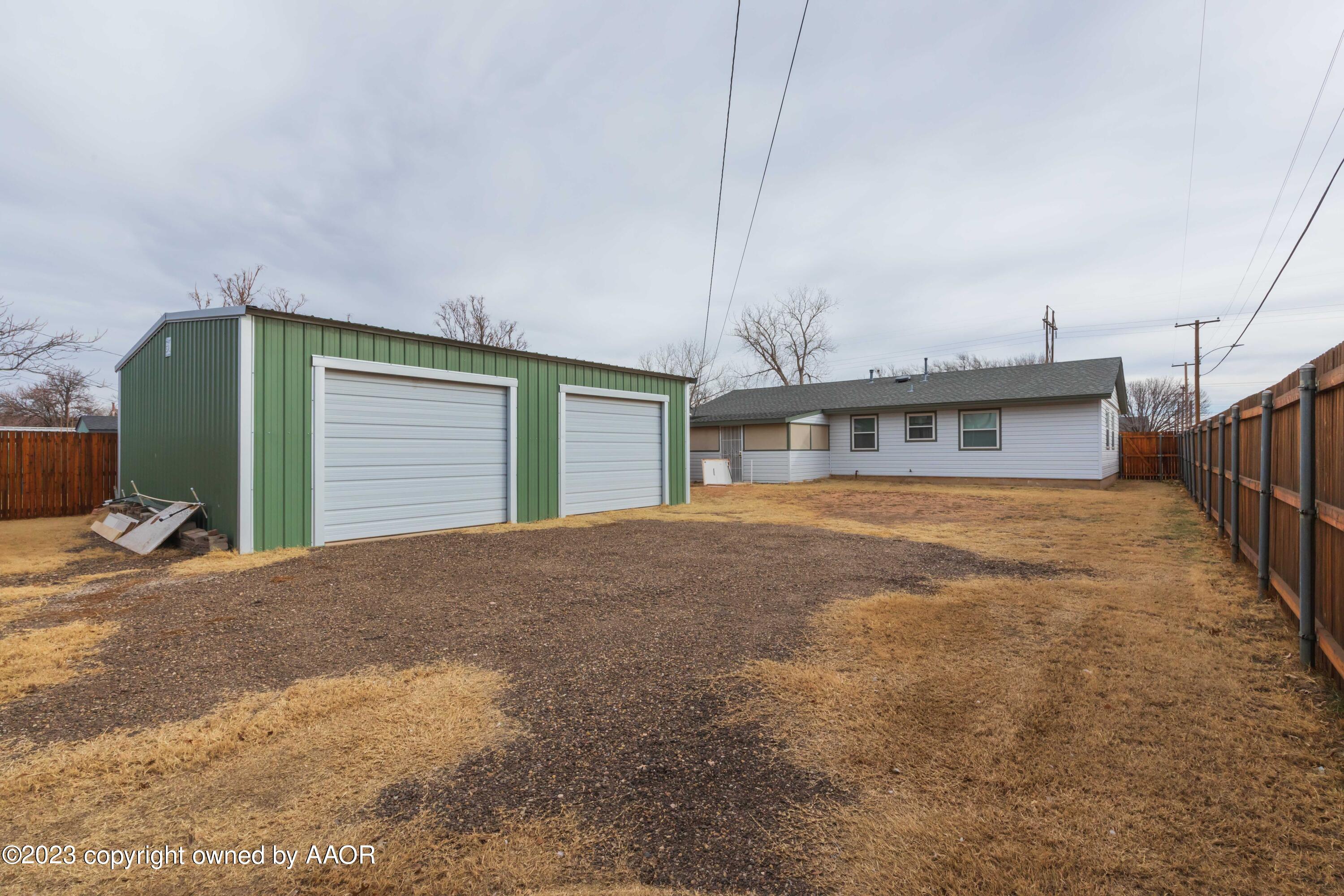 2920 South Nelson Street Amarillo, TX 79103 - Photo 38 of 47 a house view with a backyard space