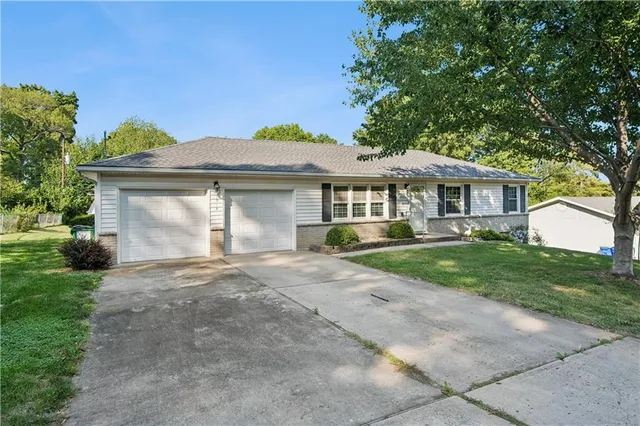 $299,900 | 1314 Northeast 58th Street, Gladstone, MO 64118