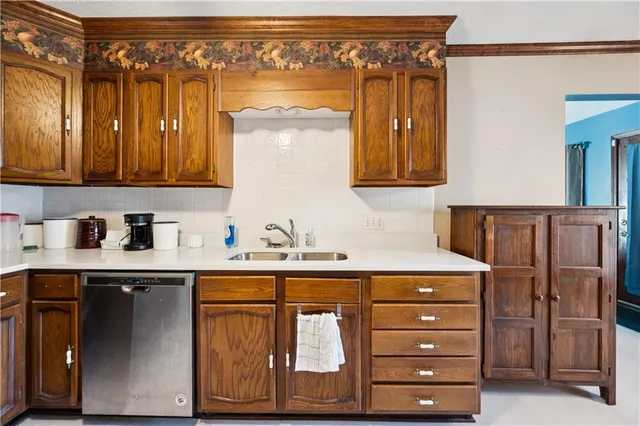 $299,900 | 1314 Northeast 58th Street, Gladstone, MO 64118