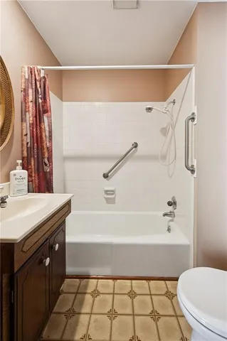 $299,900 | 1314 Northeast 58th Street, Gladstone, MO 64118