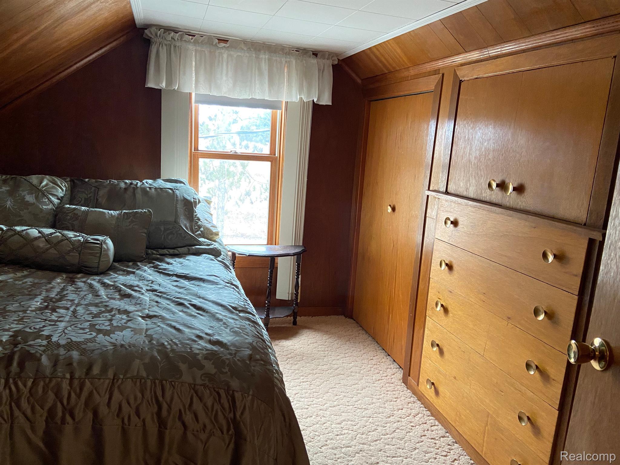 11075 Wilkes Road Yale, MI 48097 - Photo 17 of 18 Bedroom #3 built-ins.