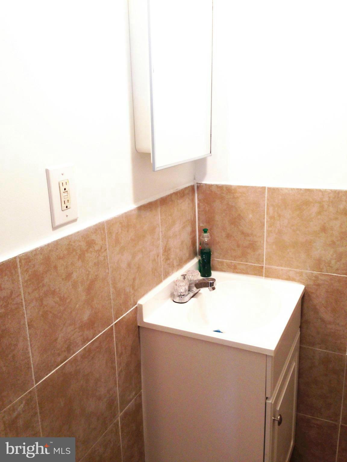 1020 Craftswood Road Baltimore, MD 21228 - Photo 22 of 30 Bath