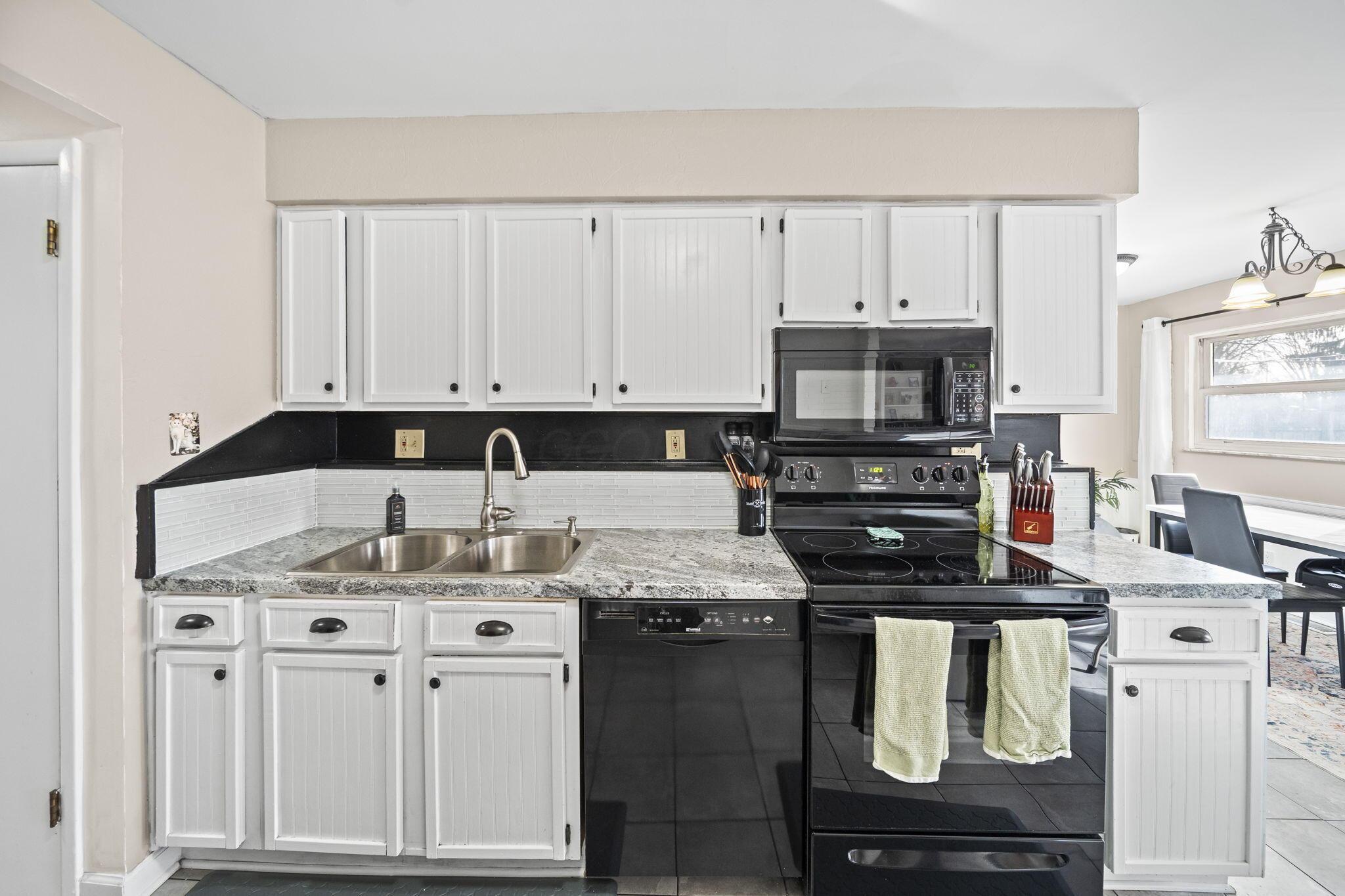 3227 Minerva Lake Road Columbus, OH 43231 - Photo 21 of 77 25-web-or-mls-DSC00108
