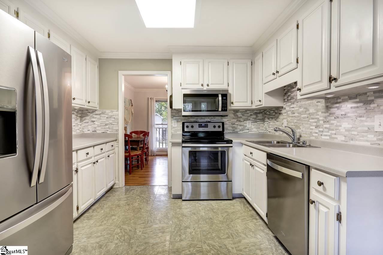 102 Deer Spring Lane Simpsonville, SC 29680 - Photo 13 of 34 Gallery Image 13