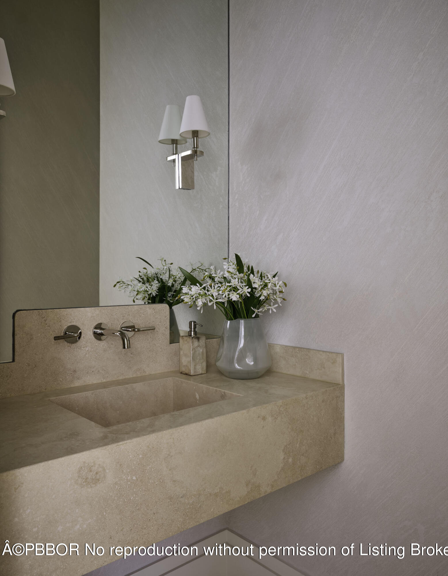 234 Eden Road Palm Beach, FL 33480 - Photo 9 of 40 20240509_PB_234Eden_006
