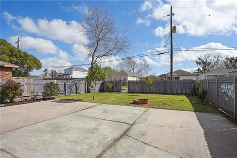 $208,000 | 541 Warrington Drive, New Orleans, LA 70122