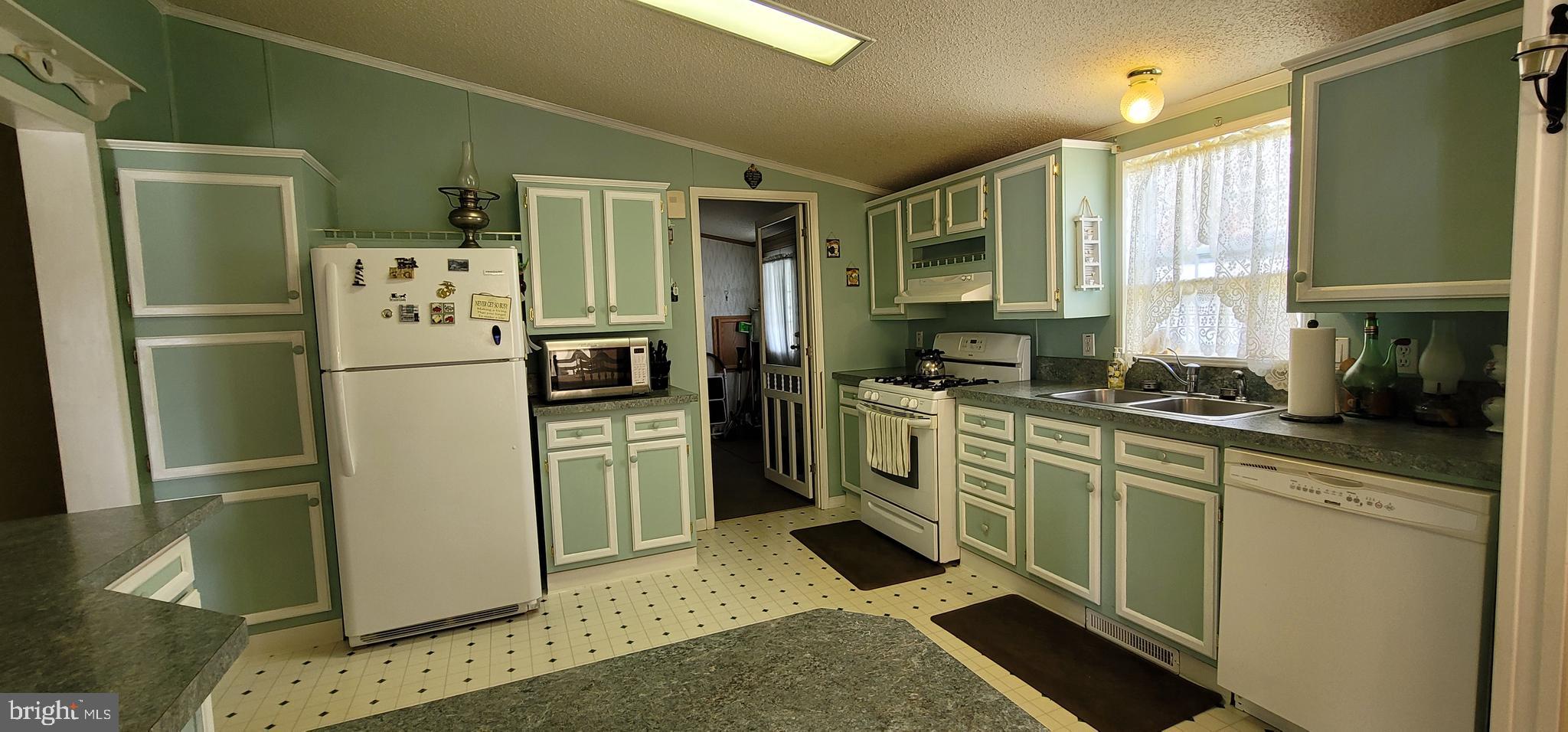 141 Country Lane Buena, NJ 08310 - Photo 11 of 33