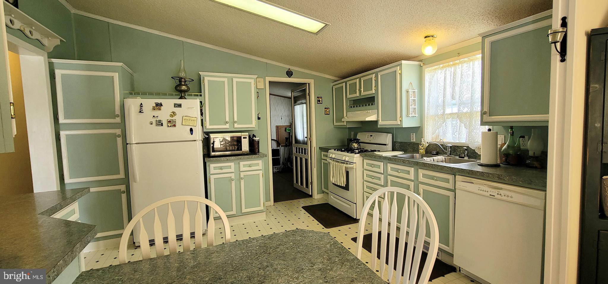 141 Country Lane Buena, NJ 08310 - Photo 9 of 33