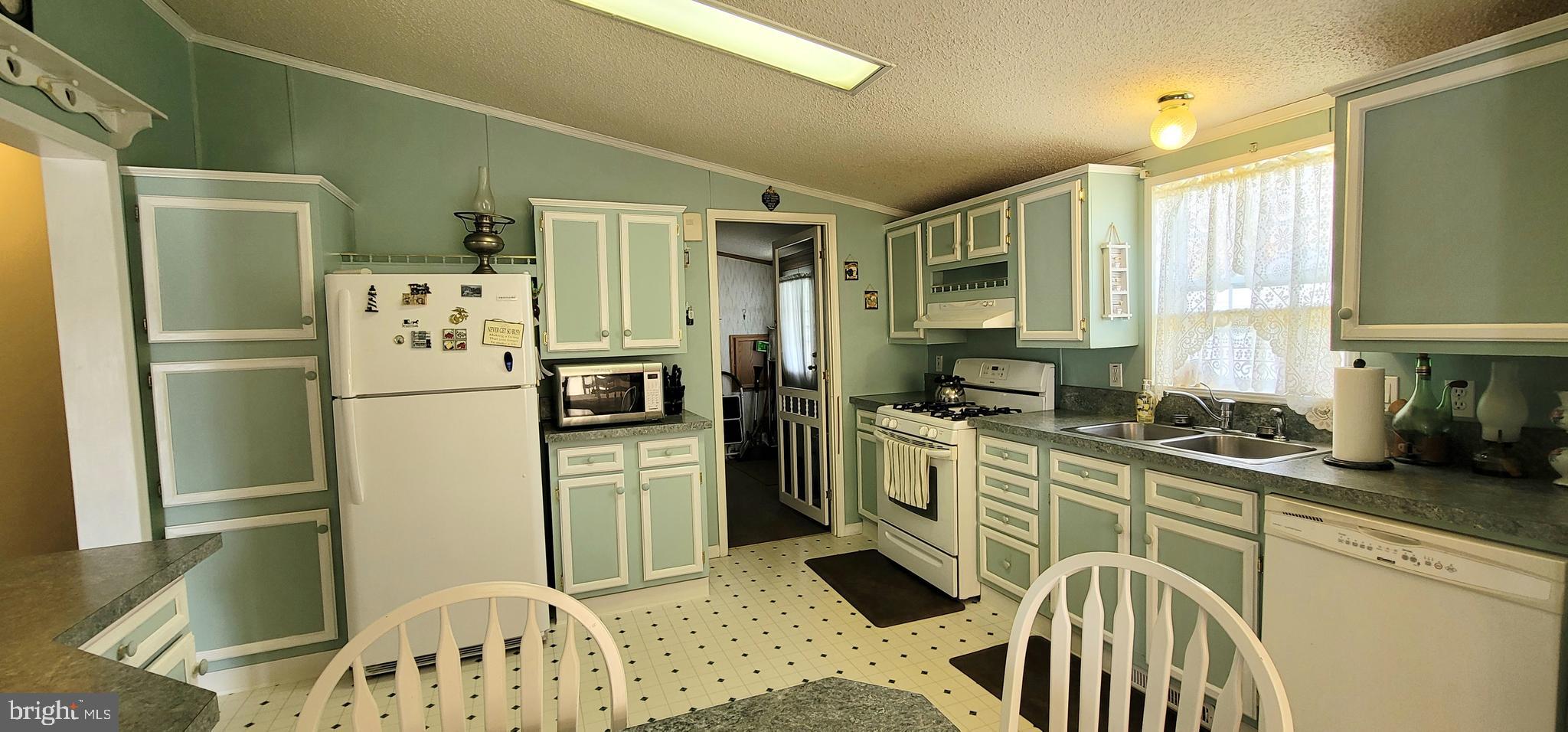 141 Country Lane Buena, NJ 08310 - Photo 10 of 33