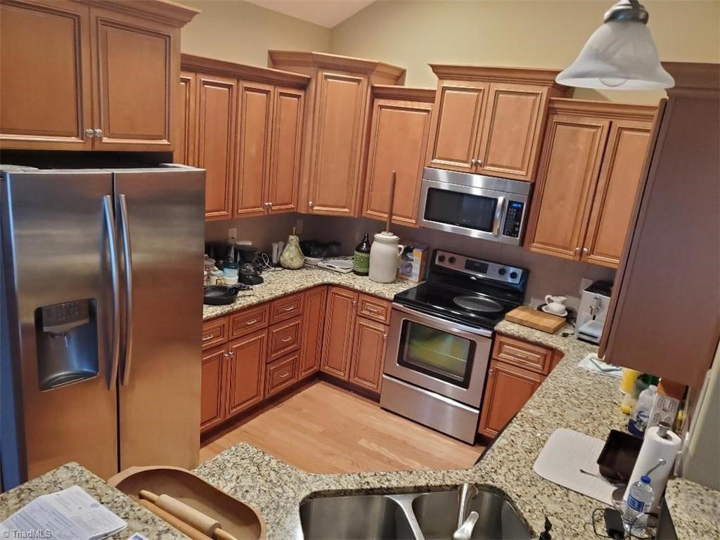 2216 Renaissance Lane High Point, NC 27262 - Photo 4 of 17 Gallery Image 4