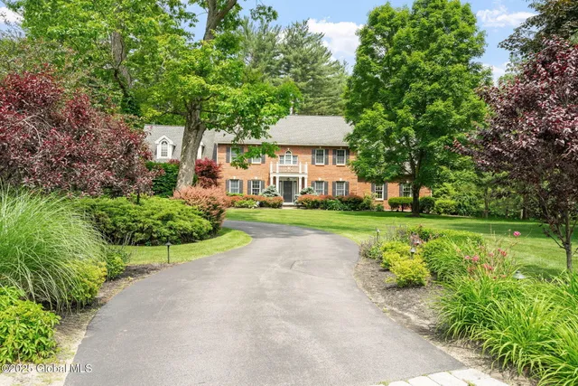 $1,049,000 | 428 Ridgehill Road, Guilderland, NY 12303