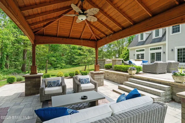 $1,049,000 | 428 Ridgehill Road, Guilderland, NY 12303