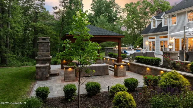 $1,049,000 | 428 Ridgehill Road, Guilderland, NY 12303