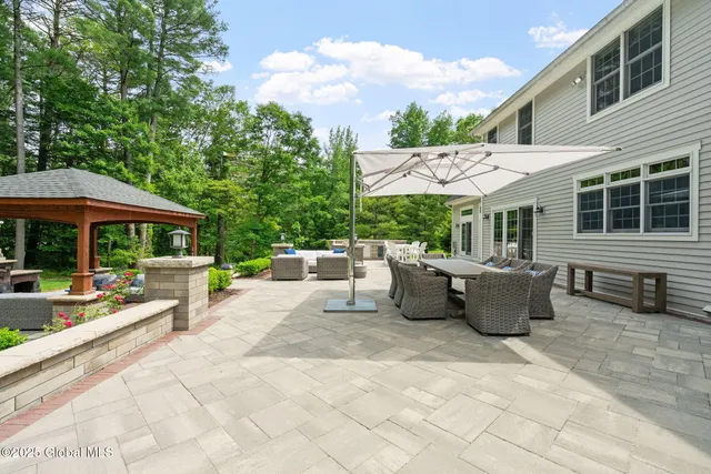 $1,049,000 | 428 Ridgehill Road, Guilderland, NY 12303