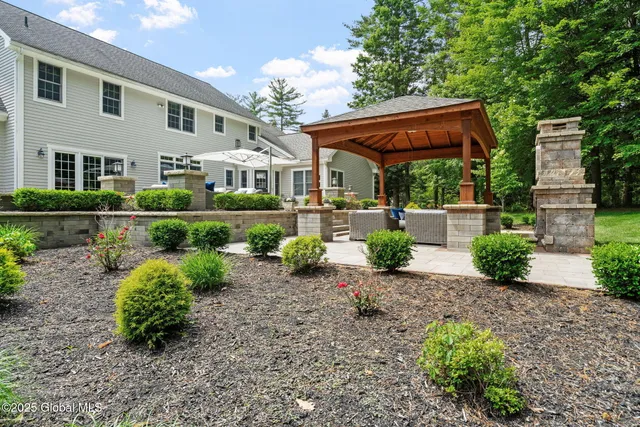 $1,049,000 | 428 Ridgehill Road, Guilderland, NY 12303