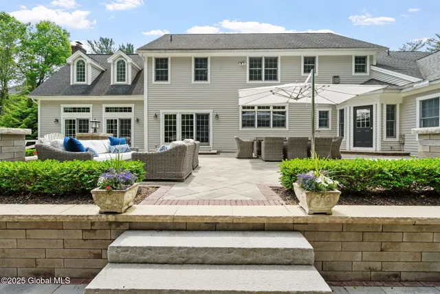 $1,049,000 | 428 Ridgehill Road, Guilderland, NY 12303