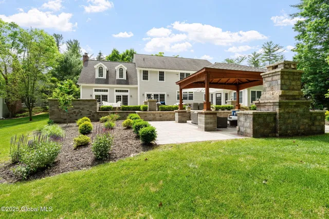 $1,049,000 | 428 Ridgehill Road, Guilderland, NY 12303