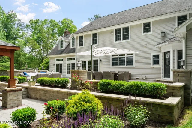 $1,049,000 | 428 Ridgehill Road, Guilderland, NY 12303