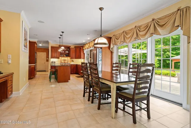 $1,049,000 | 428 Ridgehill Road, Guilderland, NY 12303