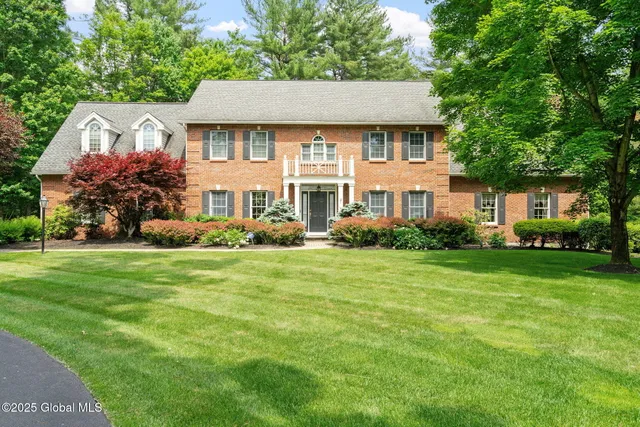 $1,049,000 | 428 Ridgehill Road, Guilderland, NY 12303