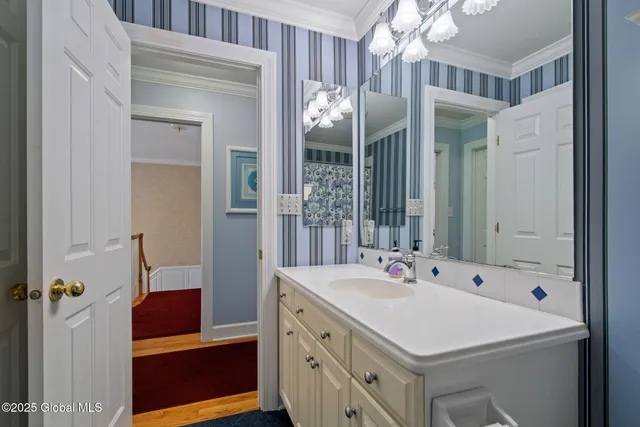 $1,049,000 | 428 Ridgehill Road, Guilderland, NY 12303