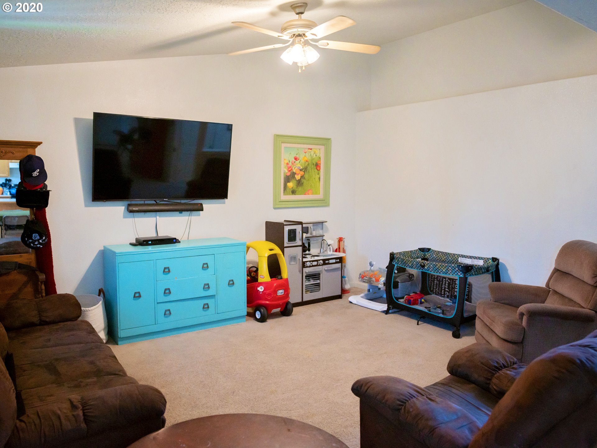 4542 Aster Street Springfield, OR 97478 - Photo 9 of 24 Gallery Image 9