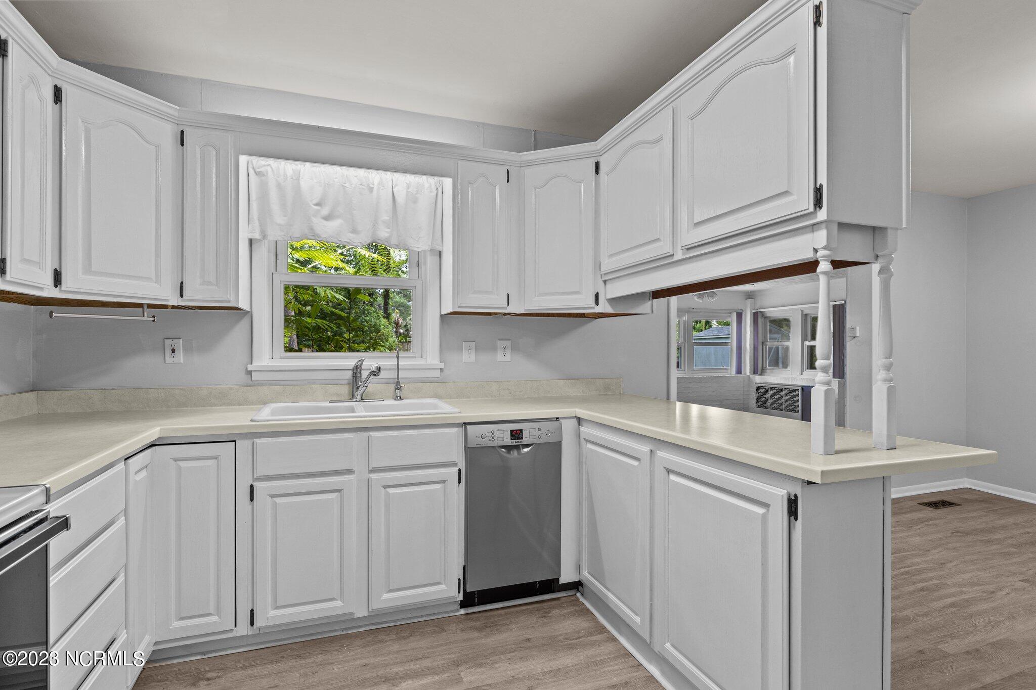 4303 Country Club Road Morehead City, NC 28557 - Photo 14 of 46
